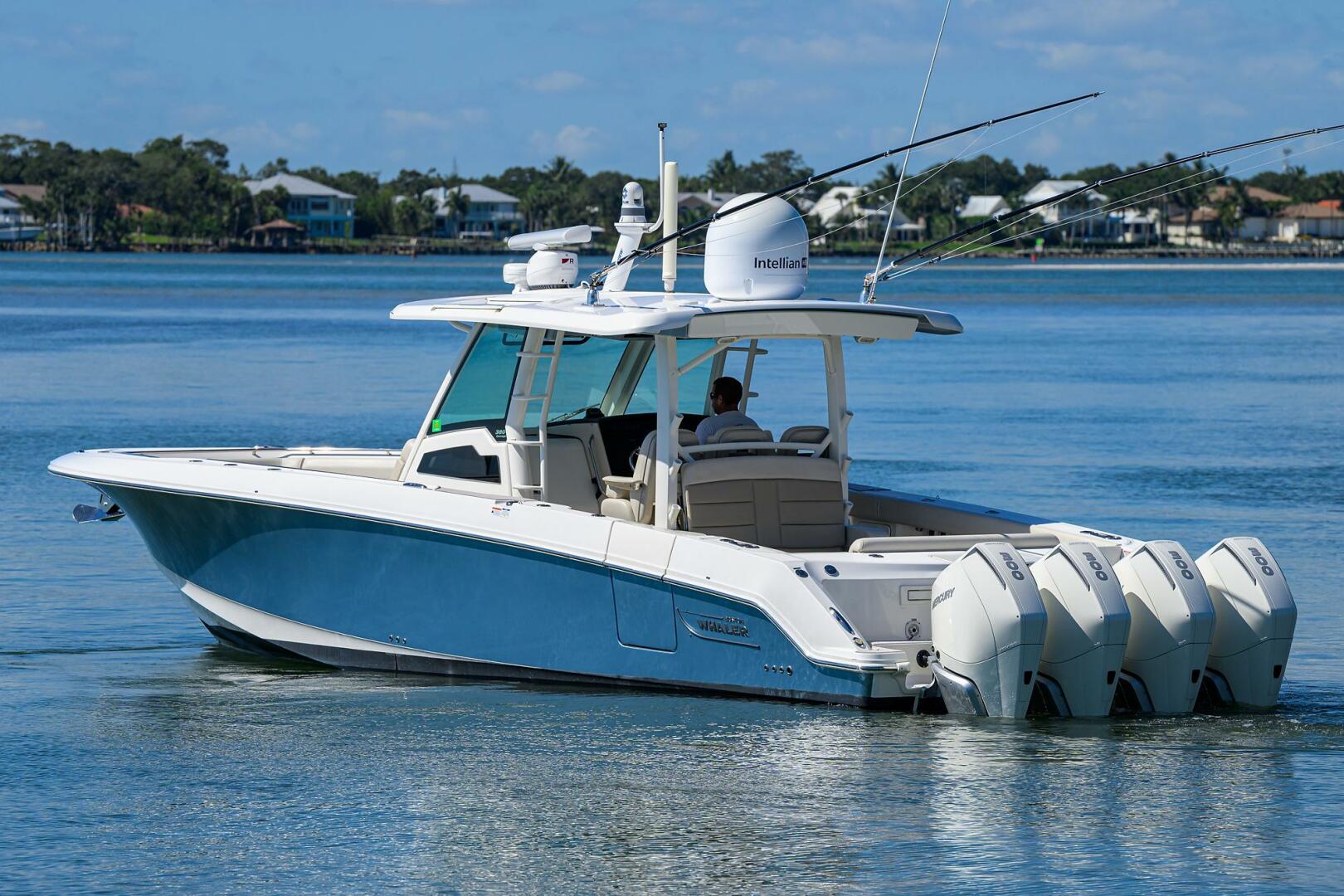 Slide: The Image of Boston Whaler 380 Outrage 2021 - 5349164