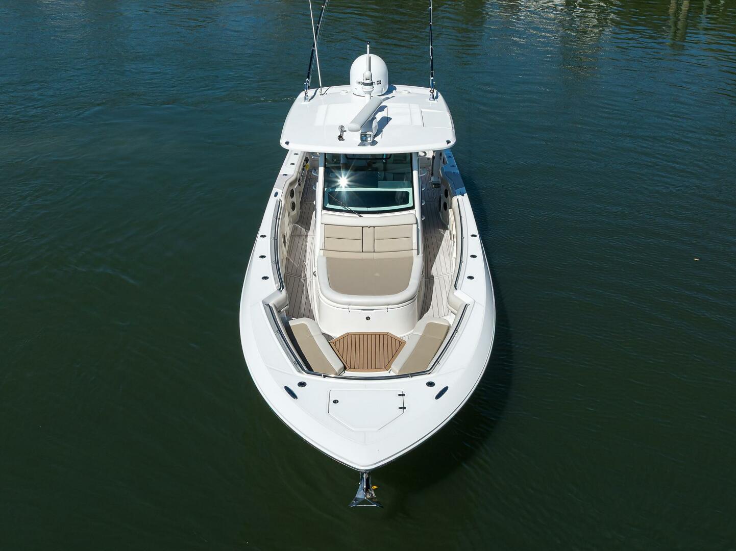 Slide: The Image of Boston Whaler 380 Outrage 2021 - 5349170