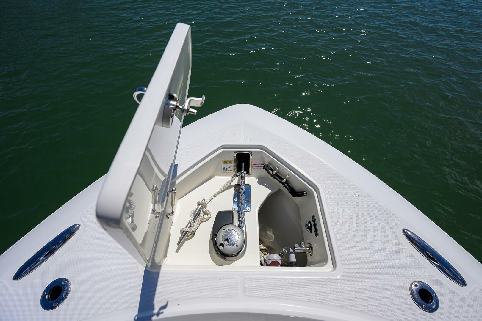Slide: The Image of Boston Whaler 380 Outrage 2021 - 5349122