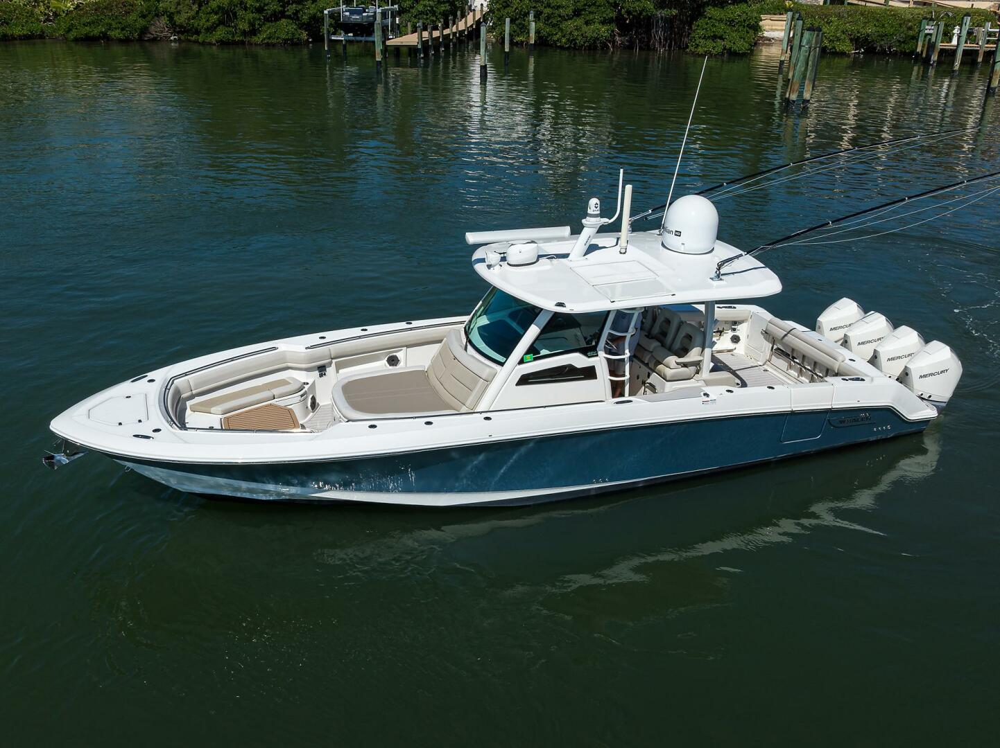 Slide: The Image of Boston Whaler 380 Outrage 2021 - 5349172