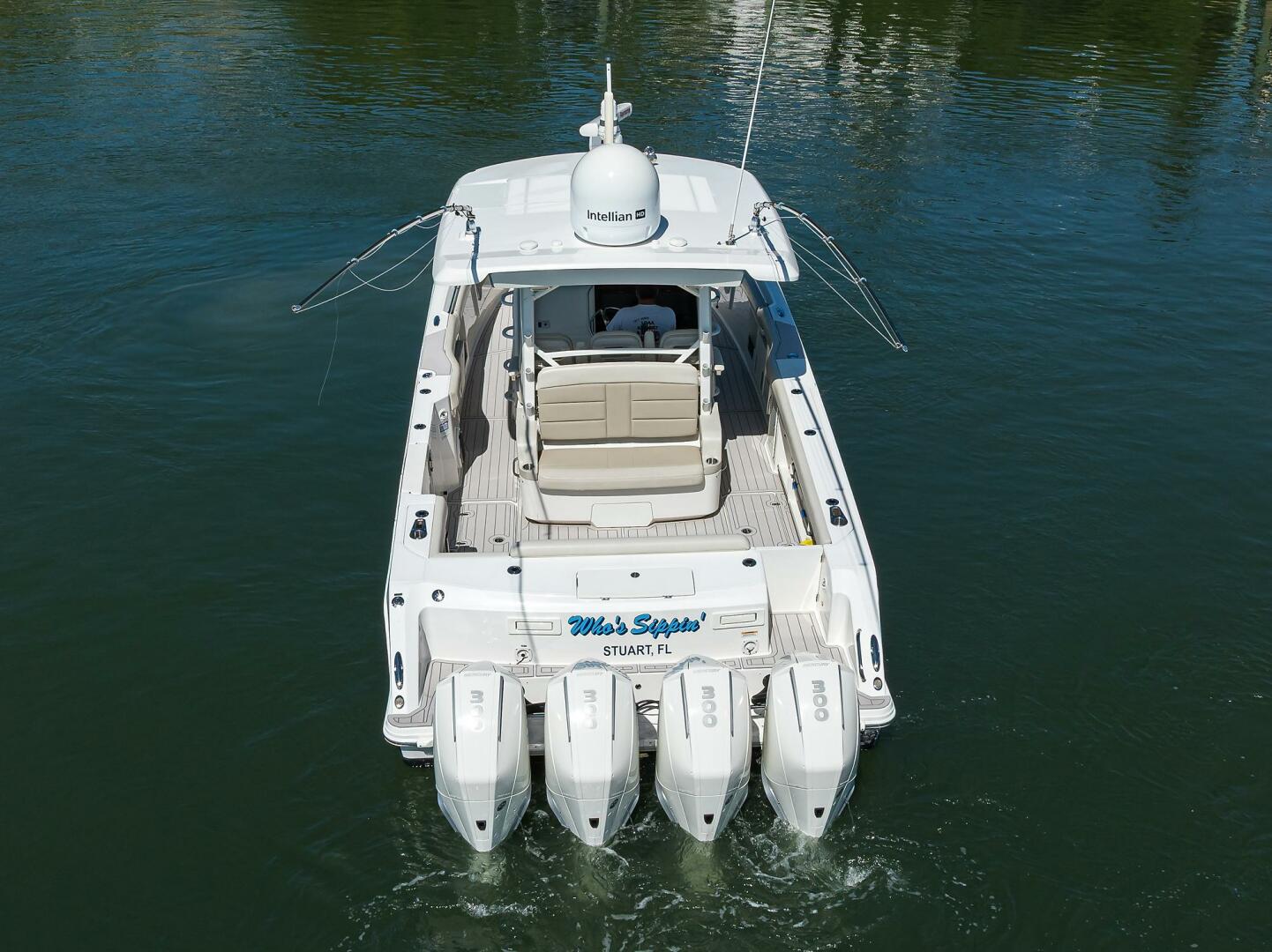 Slide: The Image of Boston Whaler 380 Outrage 2021 - 5349175