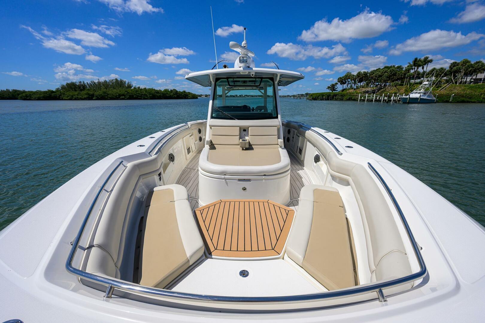 Slide: The Image of Boston Whaler 380 Outrage 2021 - 5349123