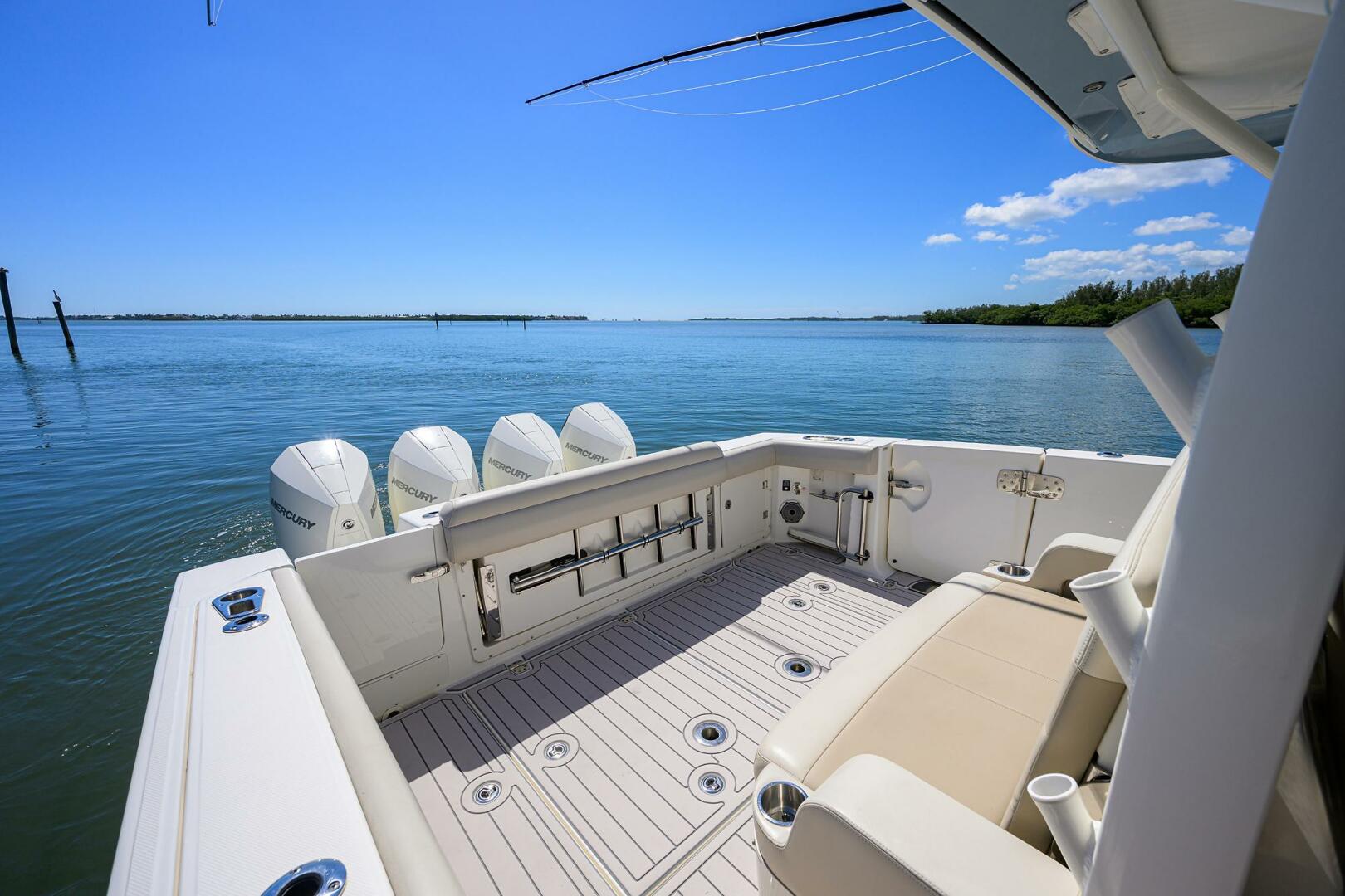 Slide: The Image of Boston Whaler 380 Outrage 2021 - 5349125
