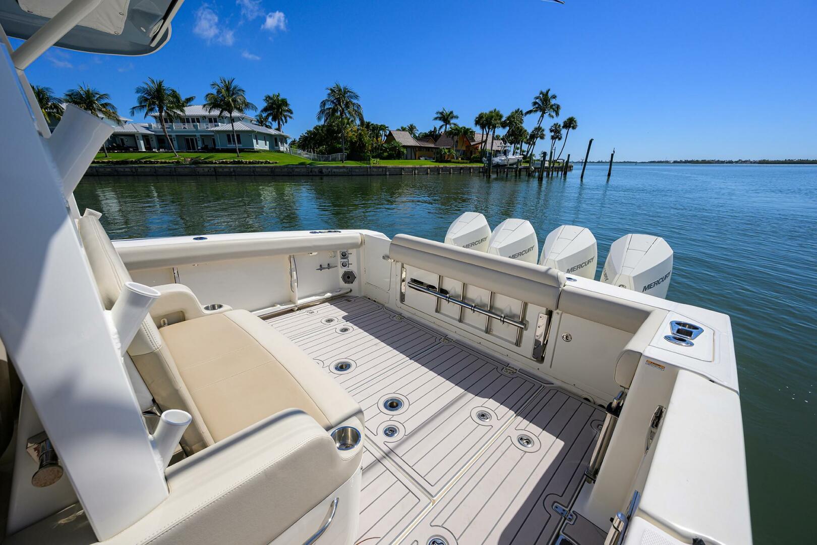 Slide: The Image of Boston Whaler 380 Outrage 2021 - 5349126