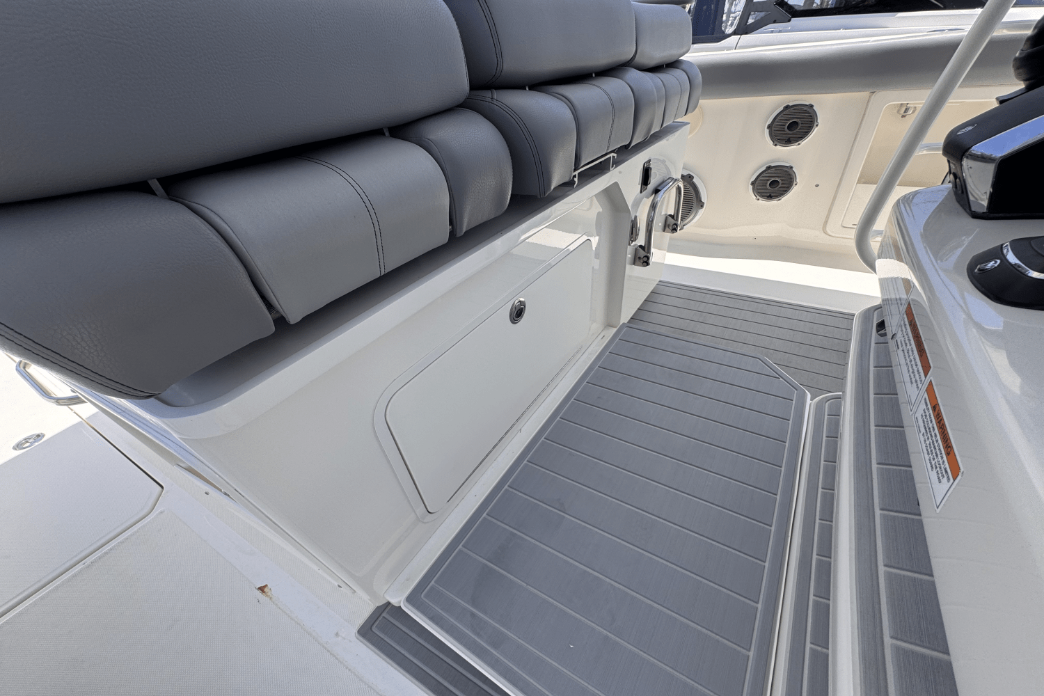 Slide: The Image of Boston Whaler 380 OUTRAGE 2022 - 11