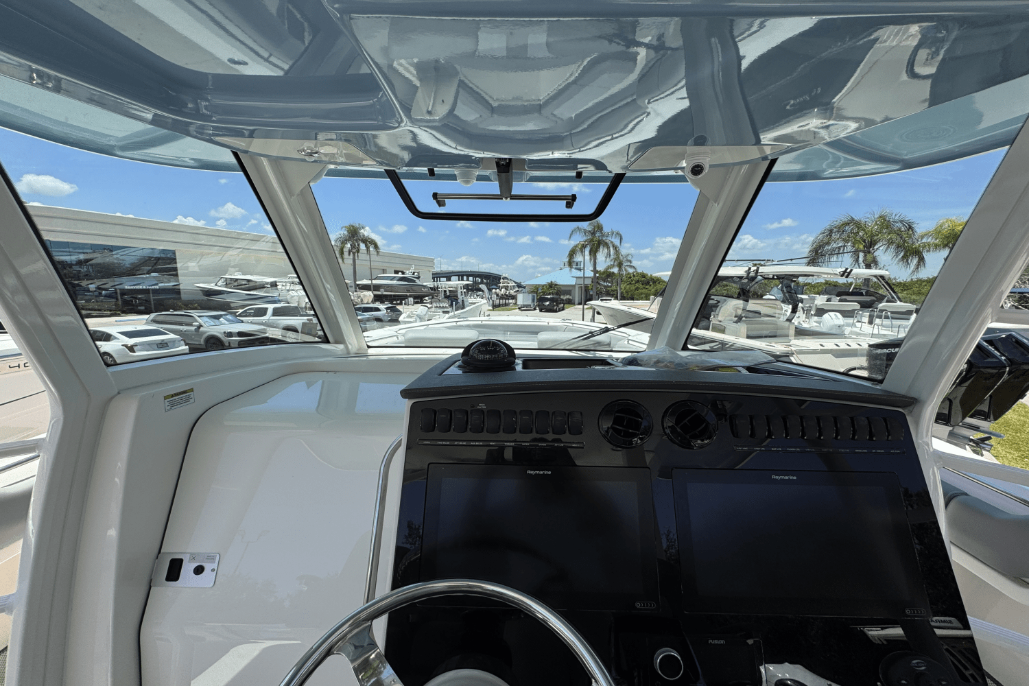 Slide: The Image of Boston Whaler 380 OUTRAGE 2022 - 13