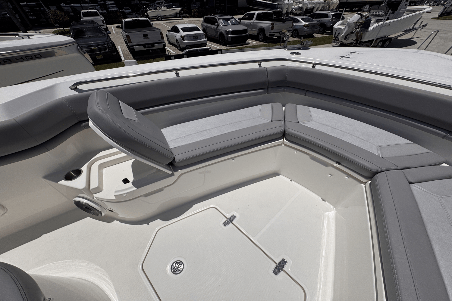 Slide: The Image of Boston Whaler 380 OUTRAGE 2022 - 18