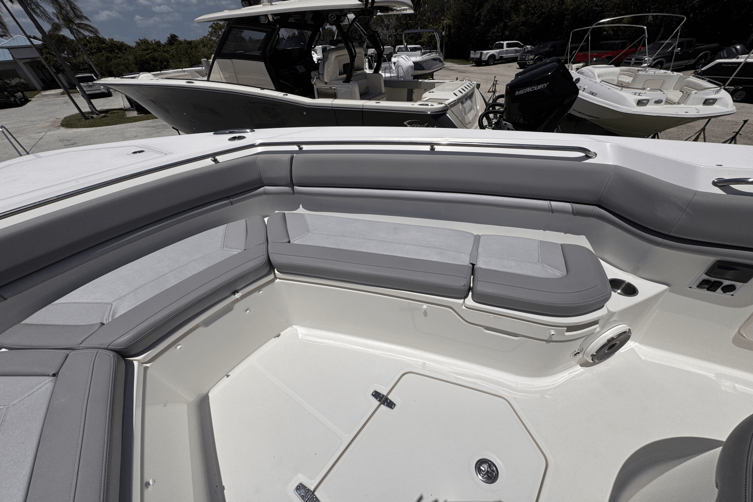 Slide: The Image of Boston Whaler 380 OUTRAGE 2022 - 19