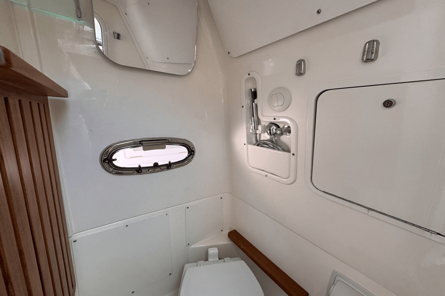 Slide: The Image of Boston Whaler 380 OUTRAGE 2022 - 26