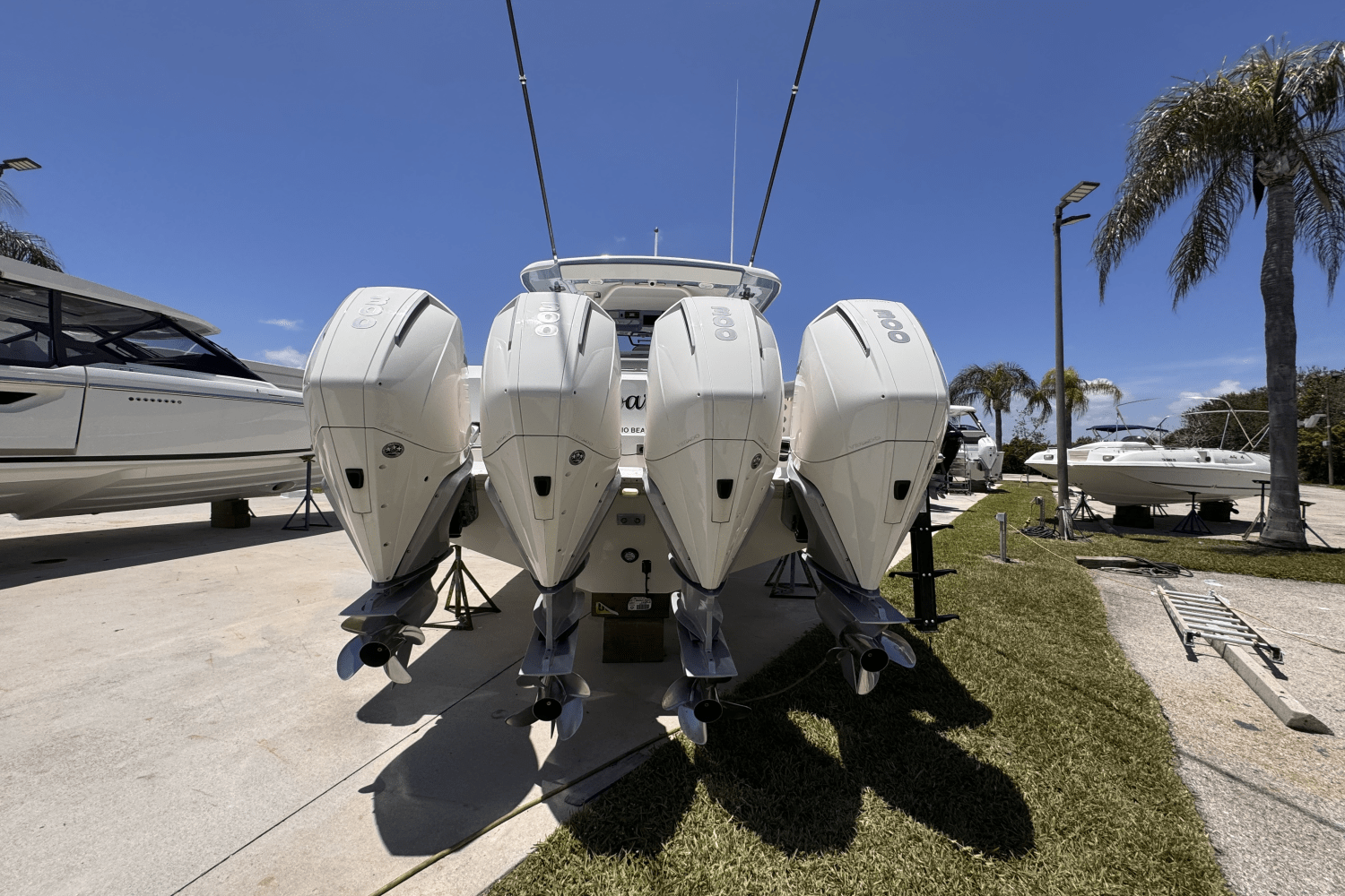 Slide: The Image of Boston Whaler 380 OUTRAGE 2022 - 4