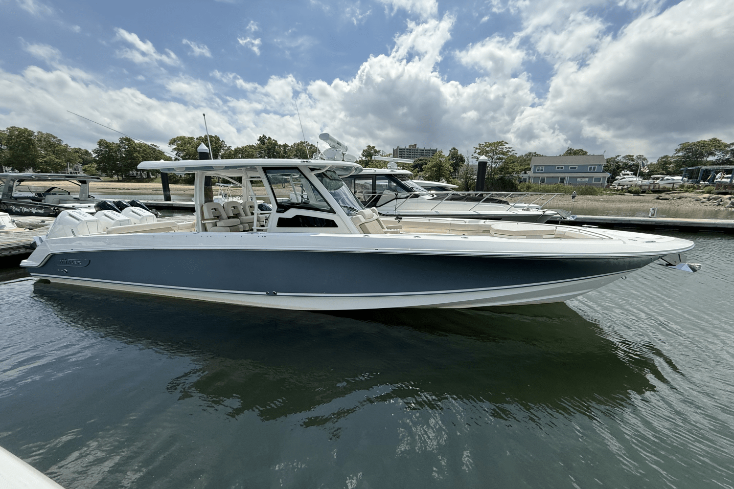 Slide: The Image of Boston Whaler 380 Outrage 2024 - 0
