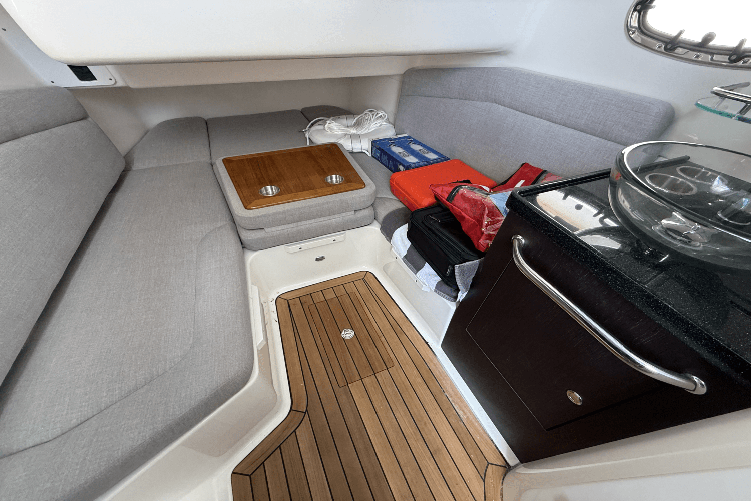 Slide: The Image of Boston Whaler 380 Outrage 2024 - 14