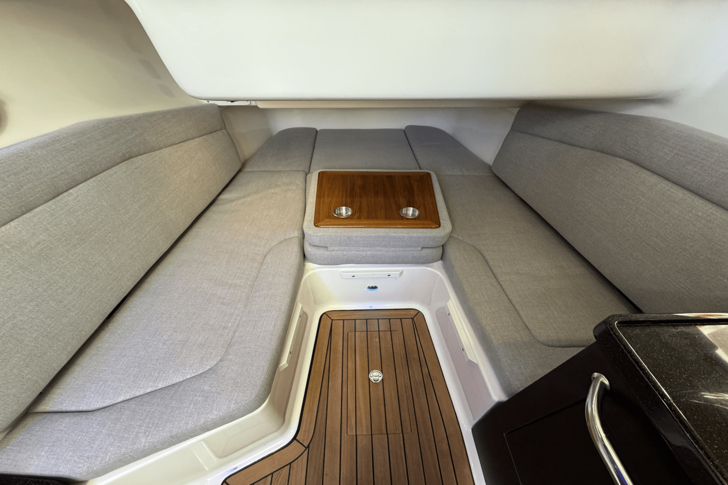 Slide: The Image of Boston Whaler 380 Outrage 2024 - 26