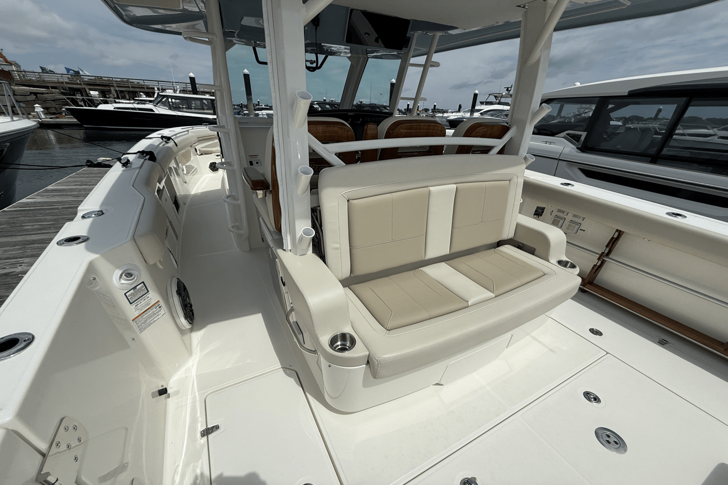 Slide: The Image of Boston Whaler 380 Outrage 2024 - 7