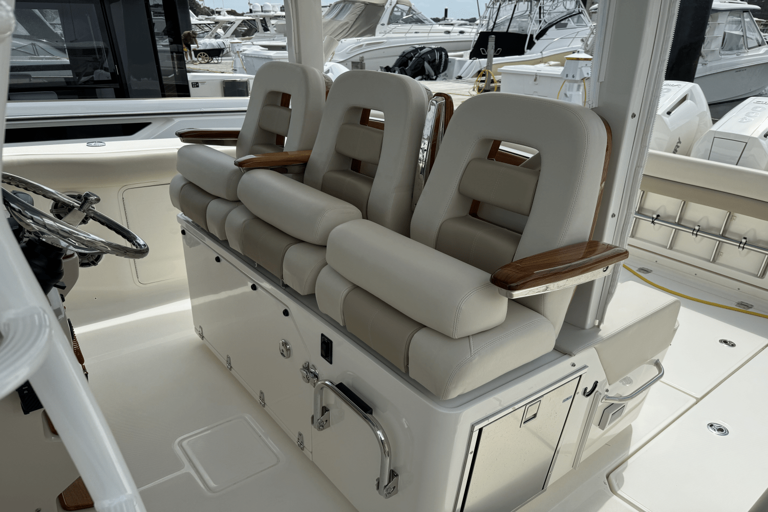 Slide: The Image of Boston Whaler 380 Outrage 2024 - 8