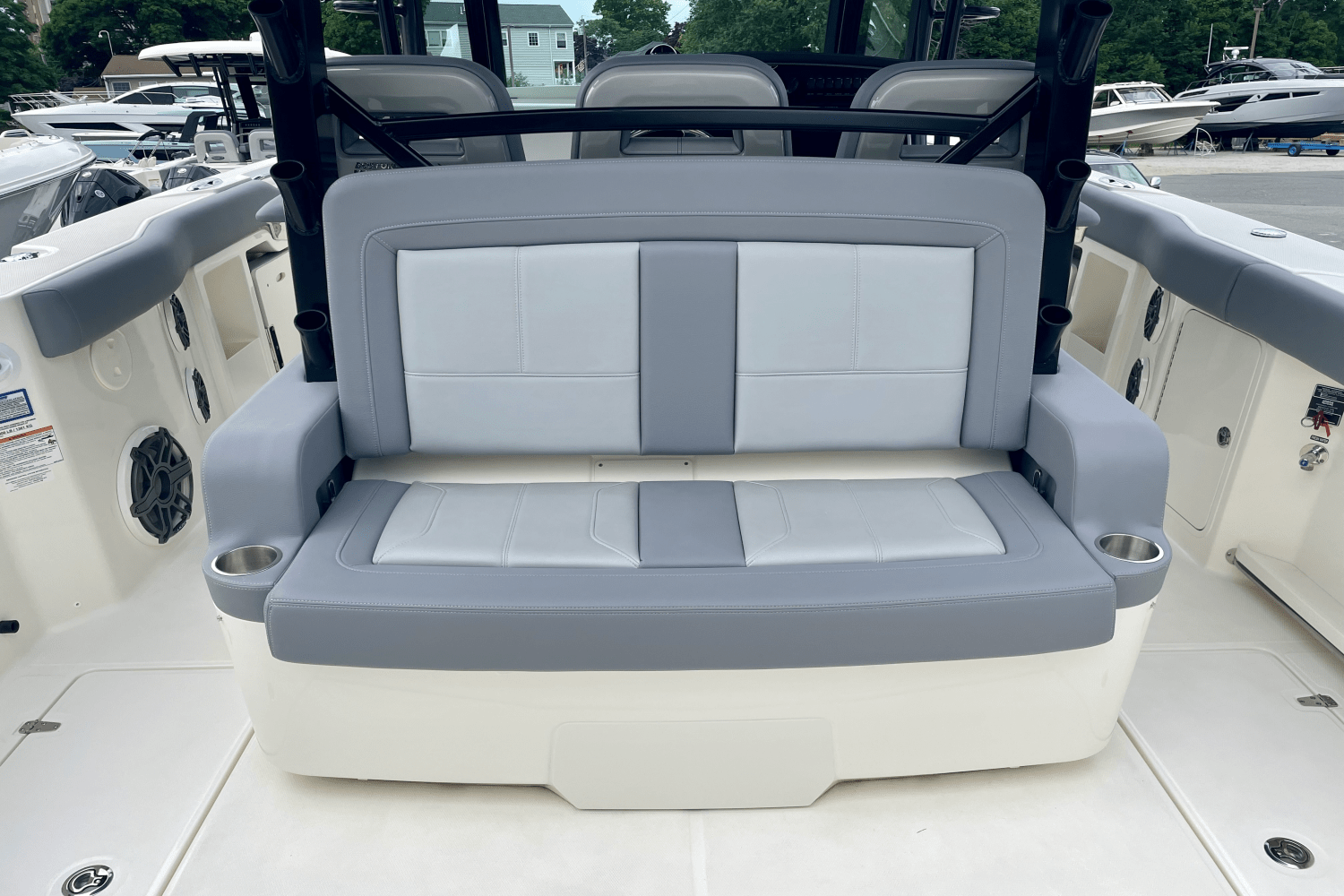 Slide: The Image of Boston Whaler 380 Outrage 2025 - 18