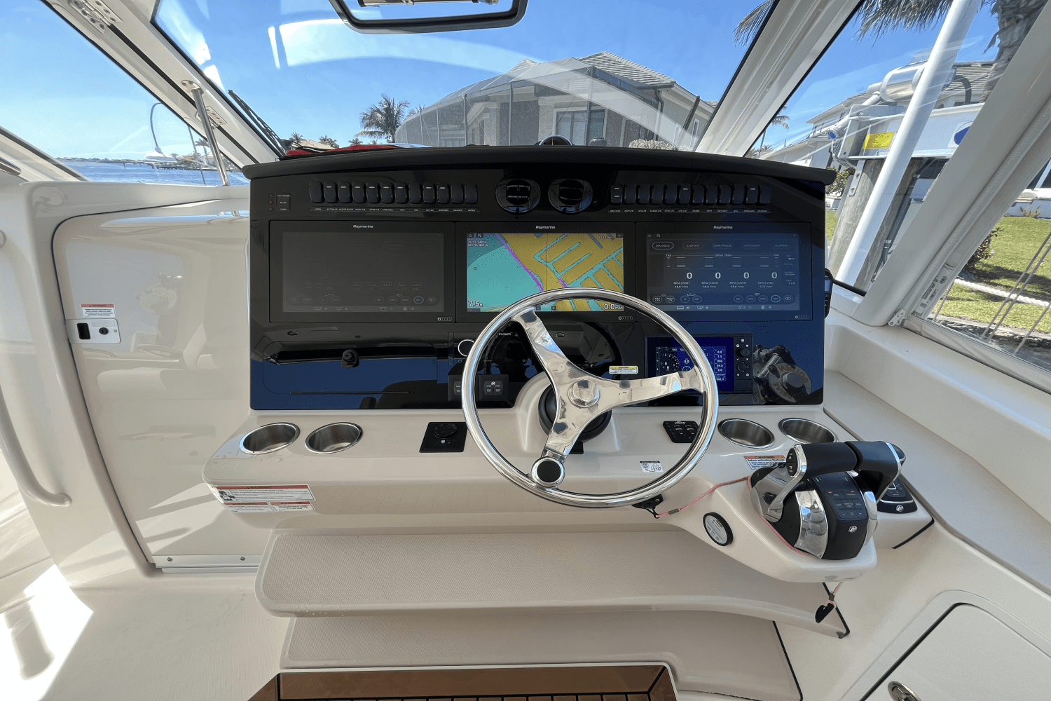 Slide: The Image of Boston Whaler 380 REALM 2020 - 23