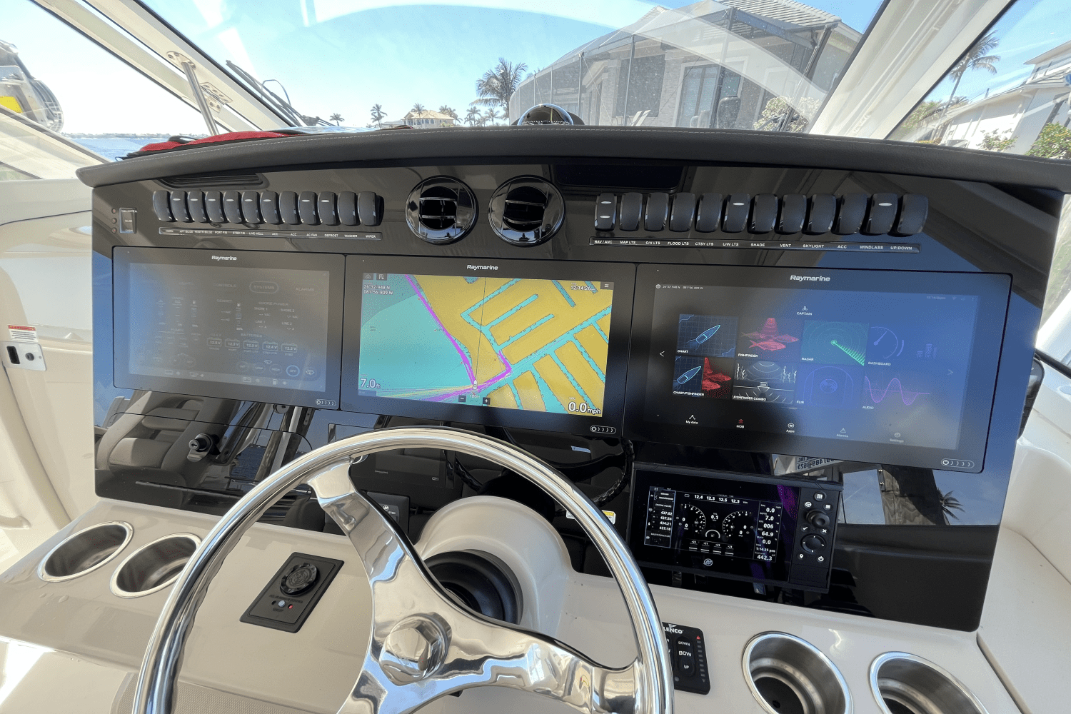 Slide: The Image of Boston Whaler 380 REALM 2020 - 24