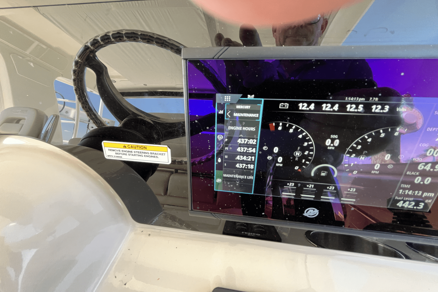 Slide: The Image of Boston Whaler 380 REALM 2020 - 26