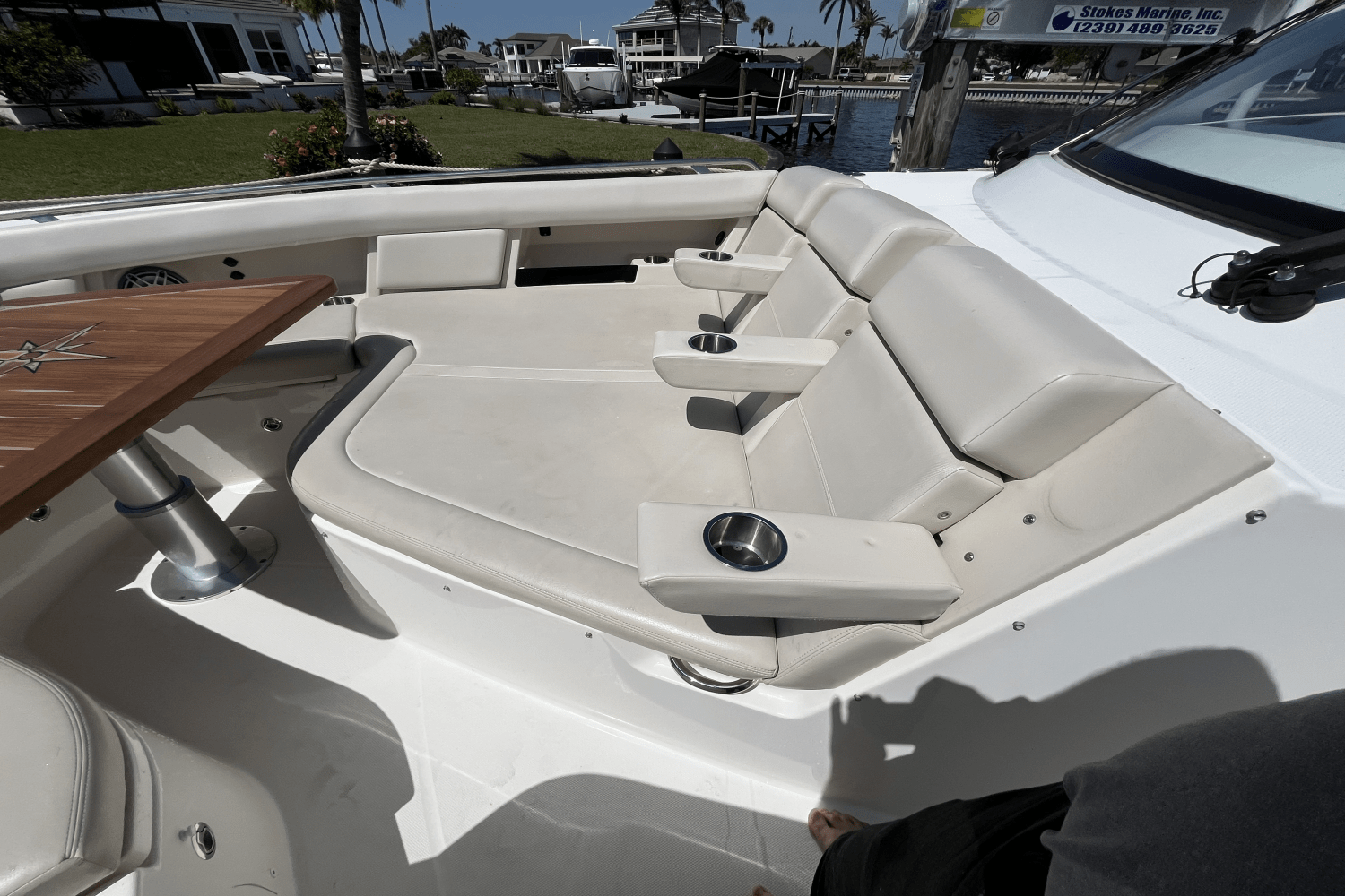 Slide: The Image of Boston Whaler 380 REALM 2020 - 35