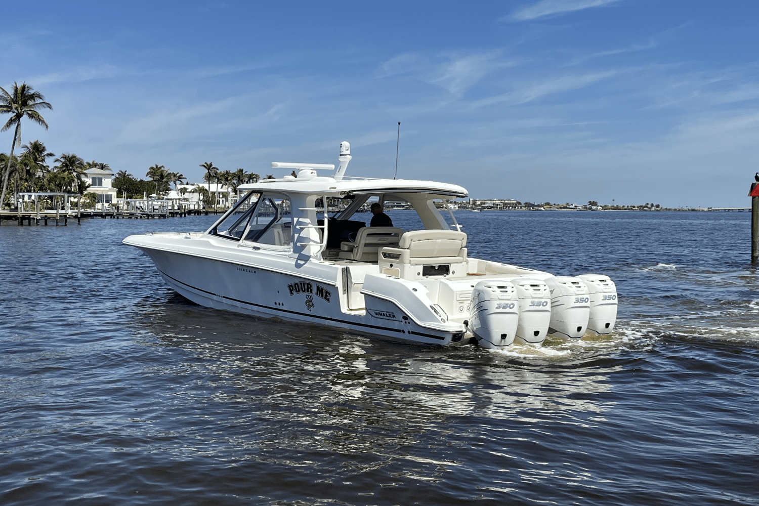 Slide: The Image of Boston Whaler 380 REALM 2020 - 4