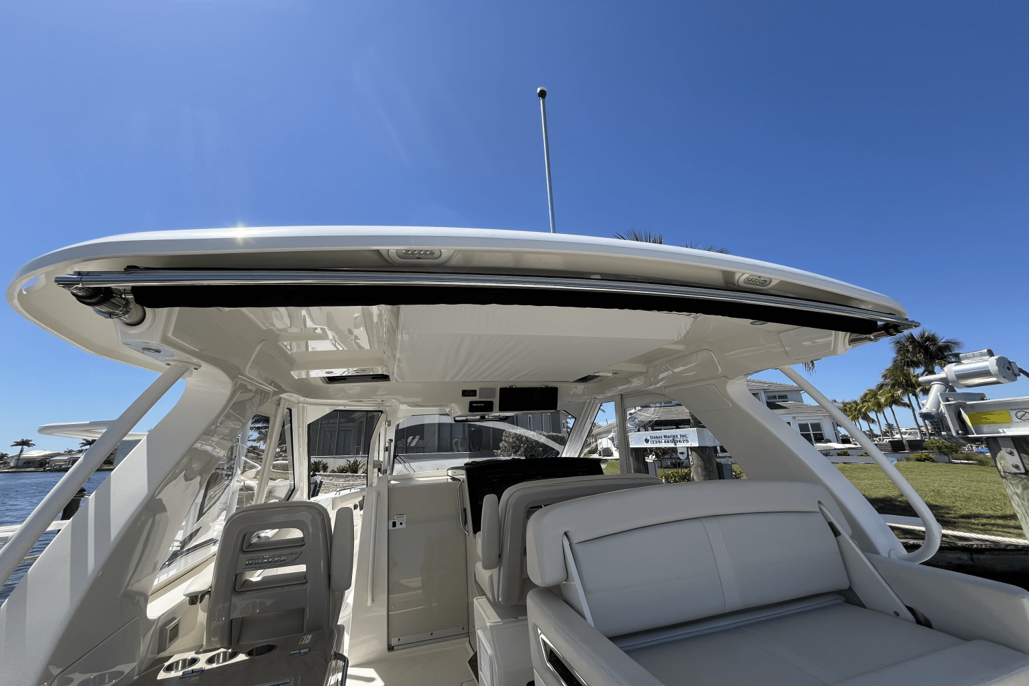 Slide: The Image of Boston Whaler 380 REALM 2020 - 45