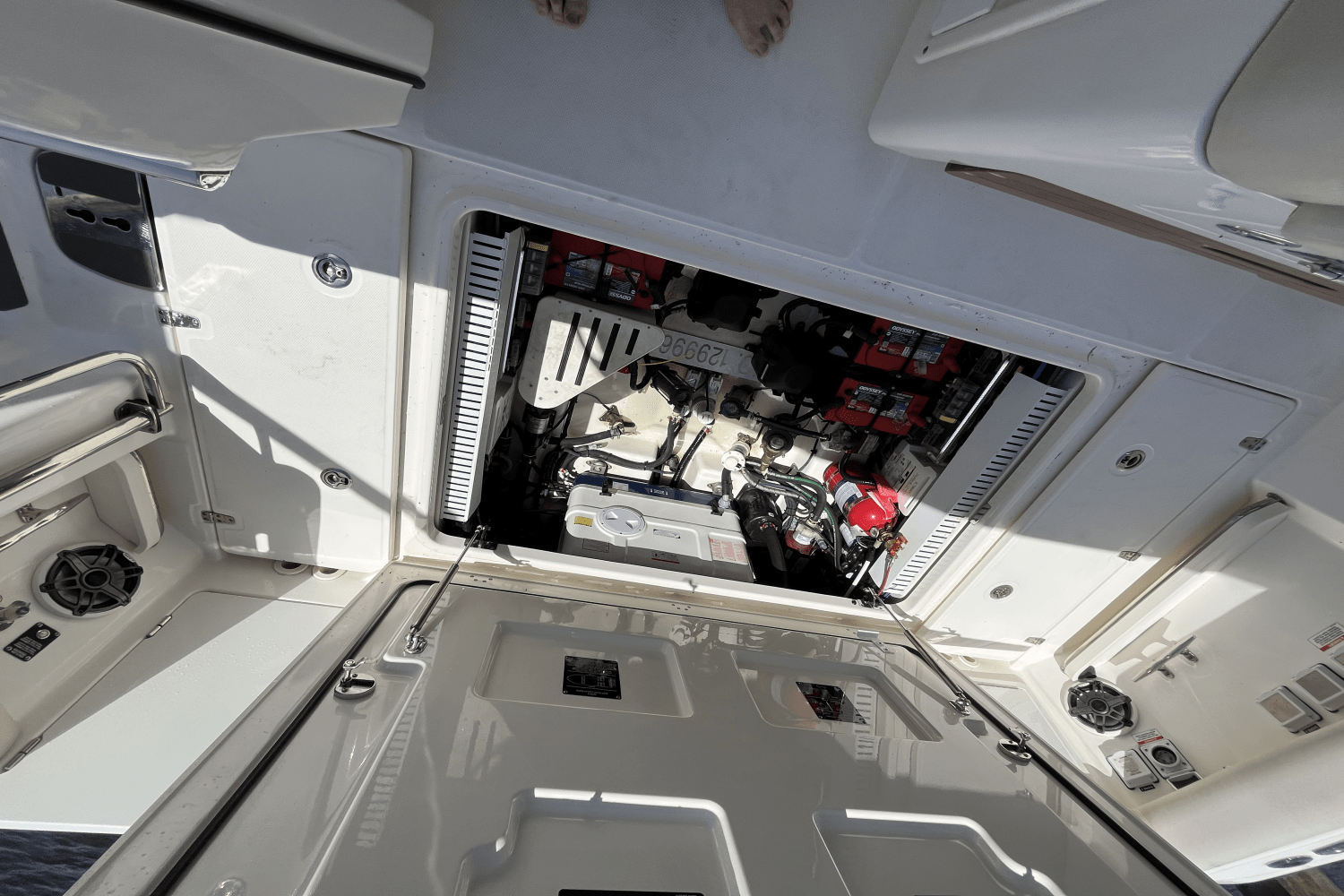 Slide: The Image of Boston Whaler 380 REALM 2020 - 47