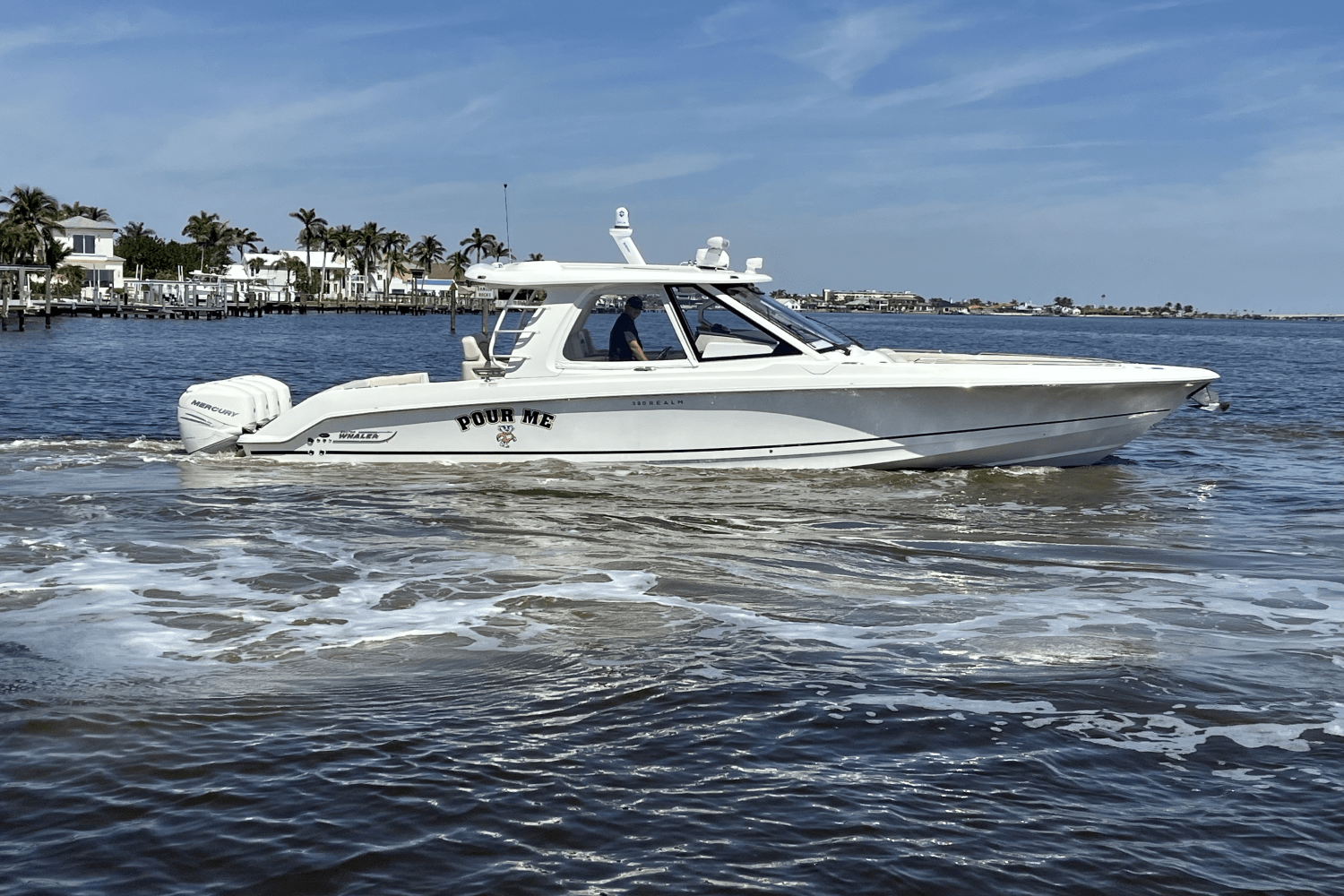 Slide: The Image of Boston Whaler 380 REALM 2020 - 7