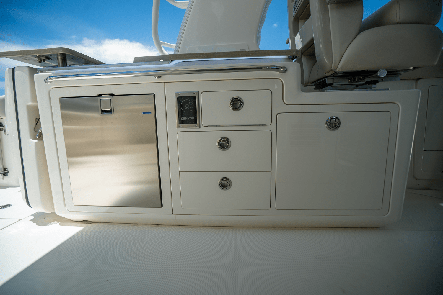Slide: The Image of Boston Whaler 380 Realm 2024 - 13