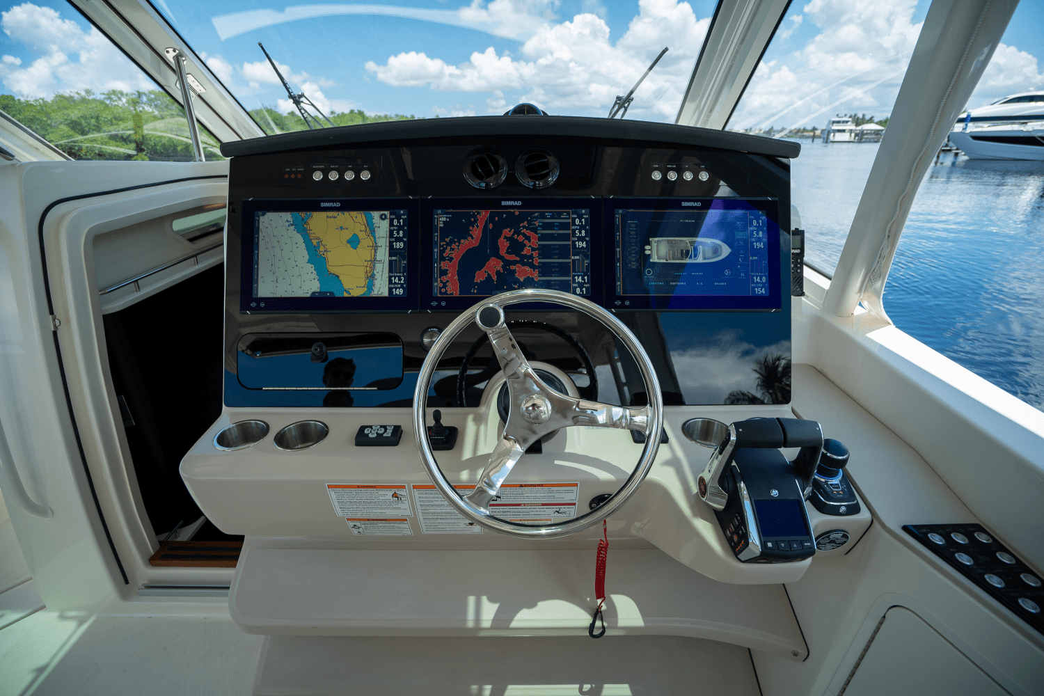 Slide: The Image of Boston Whaler 380 Realm 2024 - 15