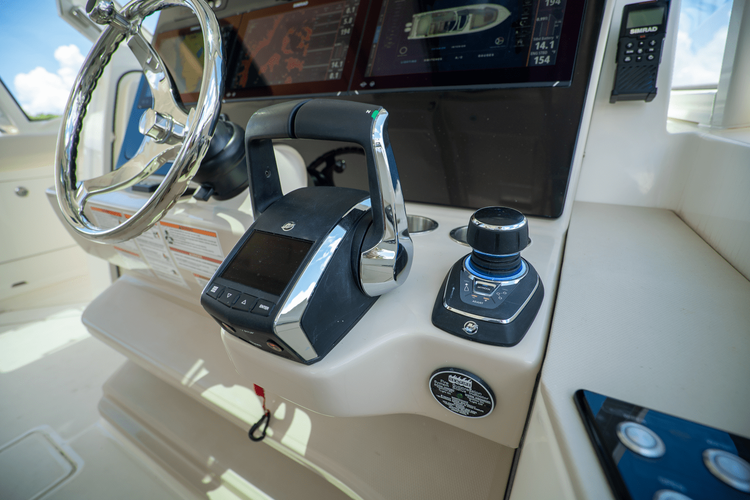 Slide: The Image of Boston Whaler 380 Realm 2024 - 16
