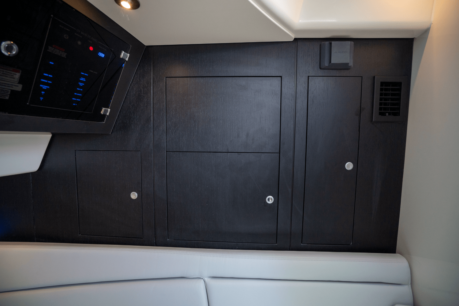 Slide: The Image of Boston Whaler 380 Realm 2024 - 23