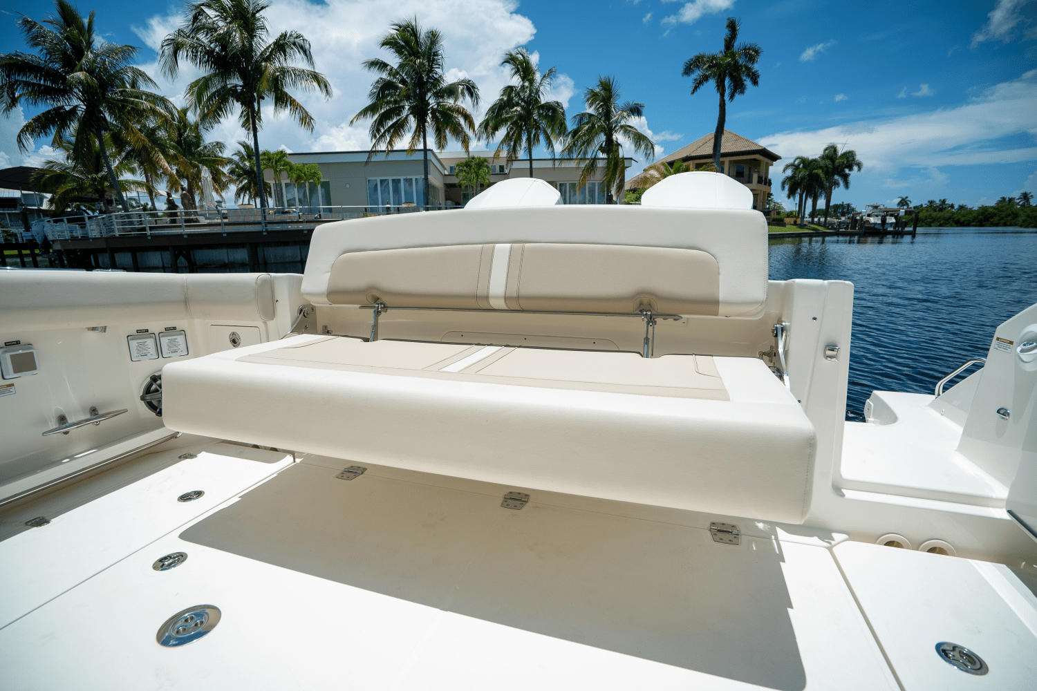 Slide: The Image of Boston Whaler 380 Realm 2024 - 9