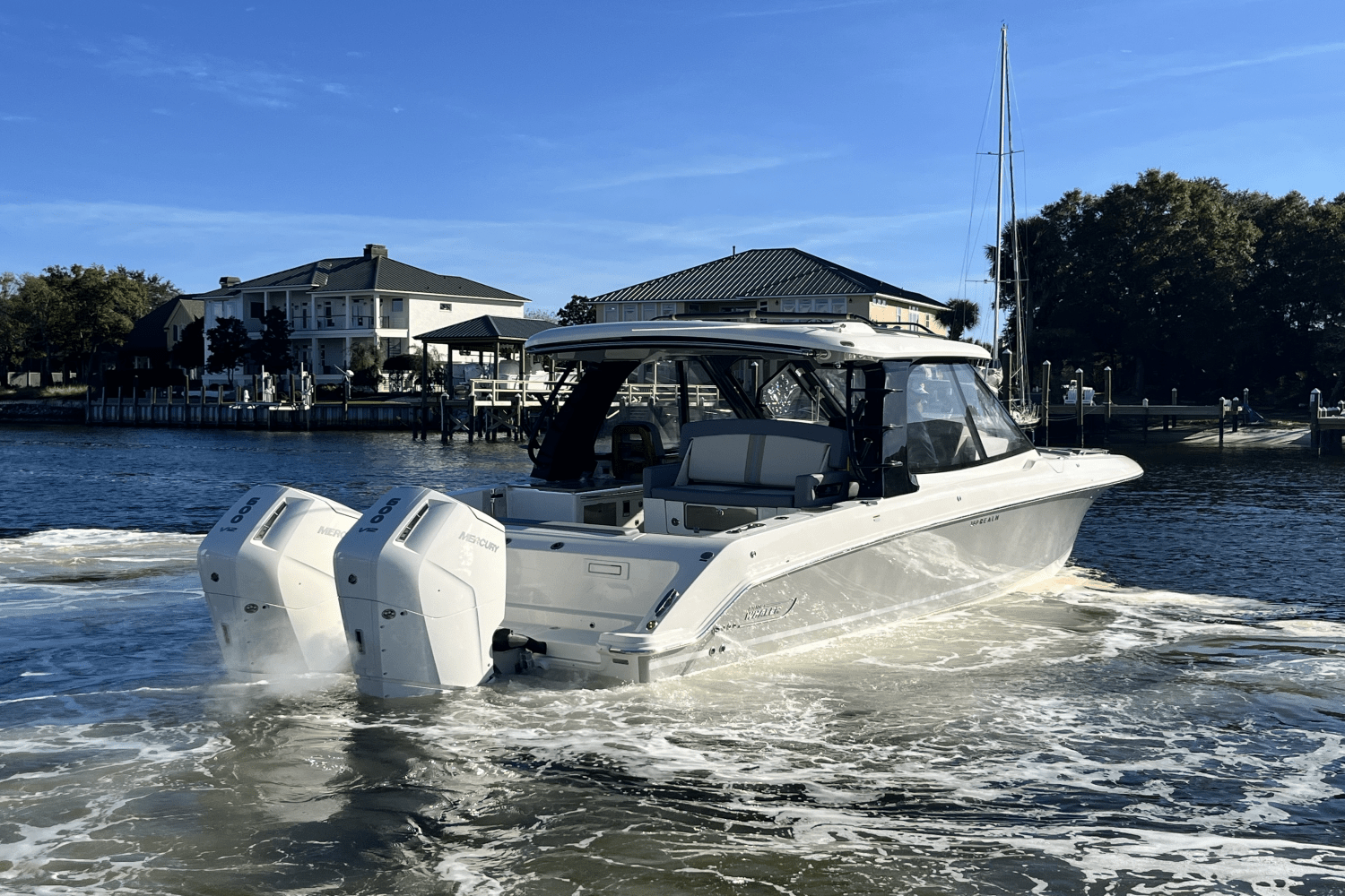 Slide: The Image of Boston Whaler 380 Realm 2025 - 10