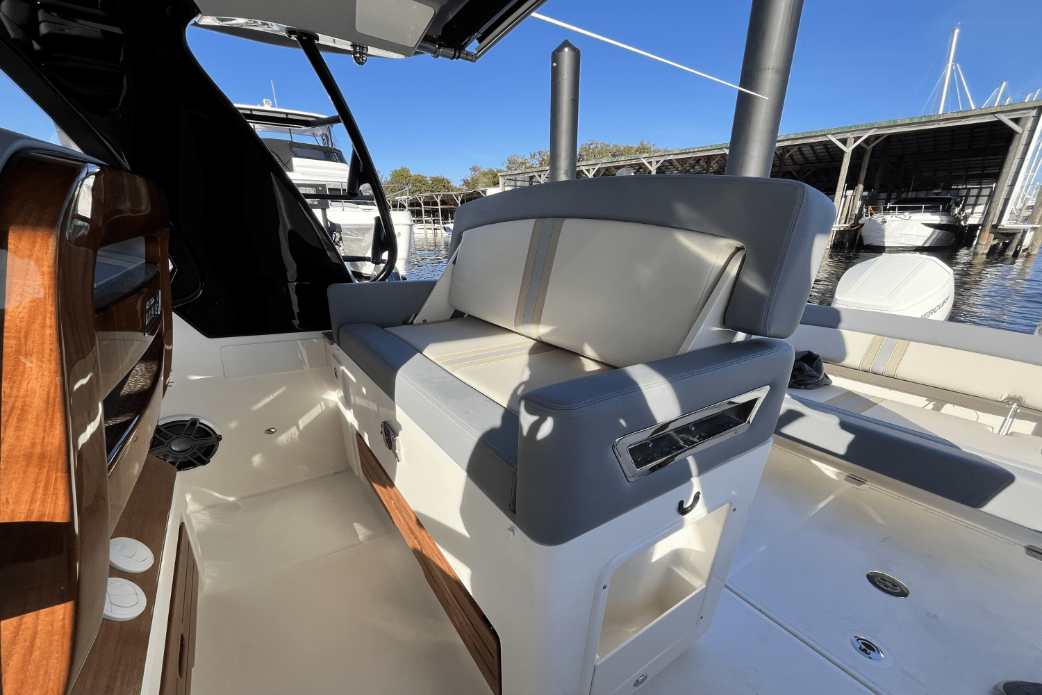 Slide: The Image of Boston Whaler 380 Realm 2025 - 24
