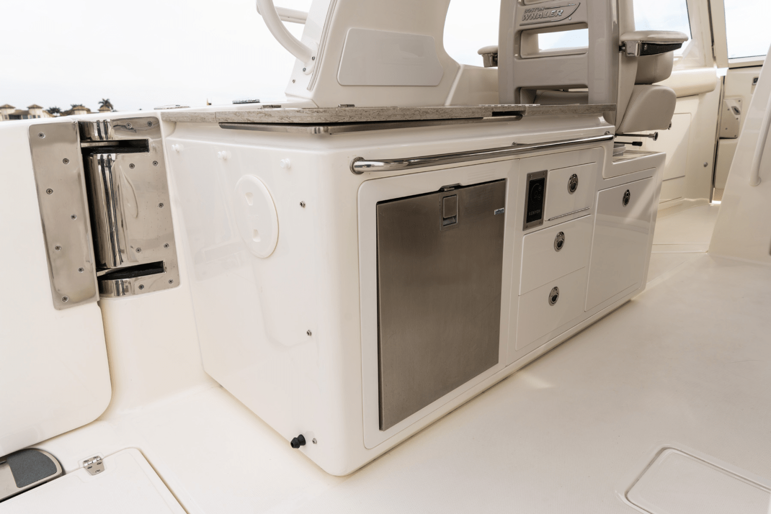 Slide: The Image of Boston Whaler 380 Realm 2026 - 100