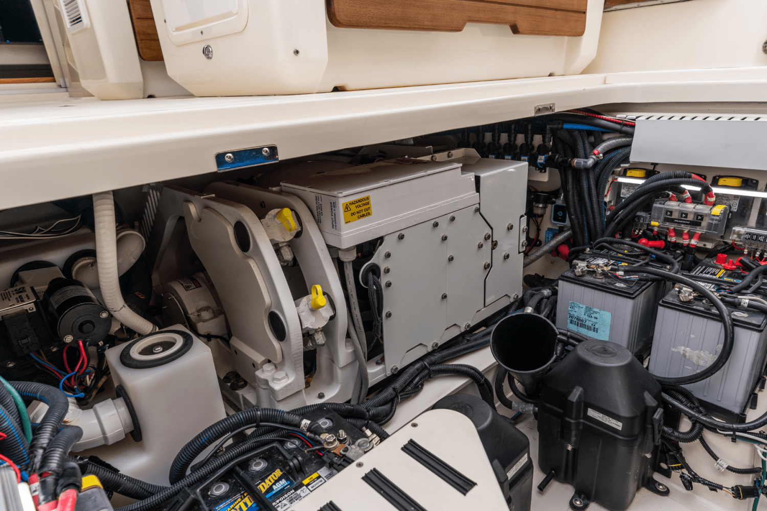 Slide: The Image of Boston Whaler 380 Realm 2026 - 103