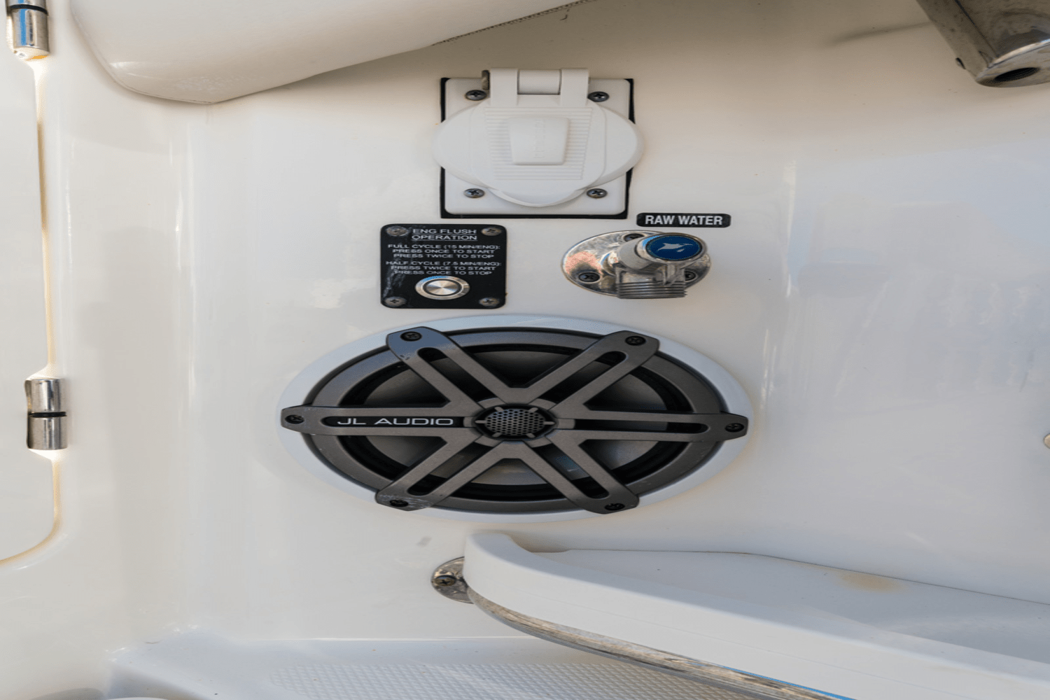 Slide: The Image of Boston Whaler 380 Realm 2026 - 113