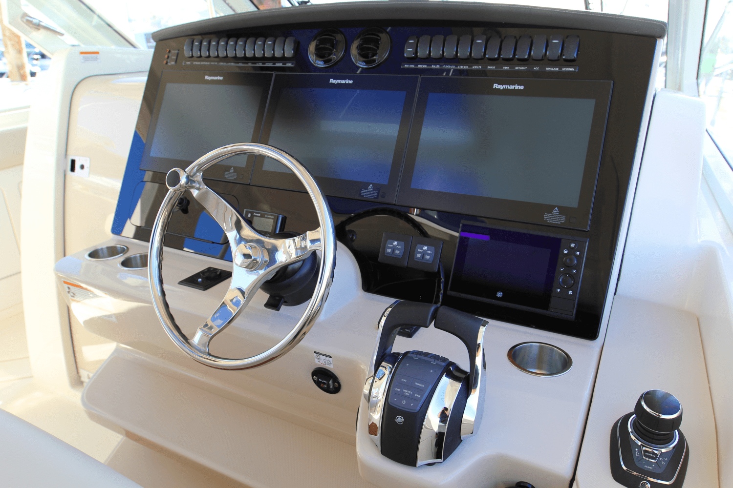 Slide: The Image of Boston Whaler 380 Realm 2026 - 126