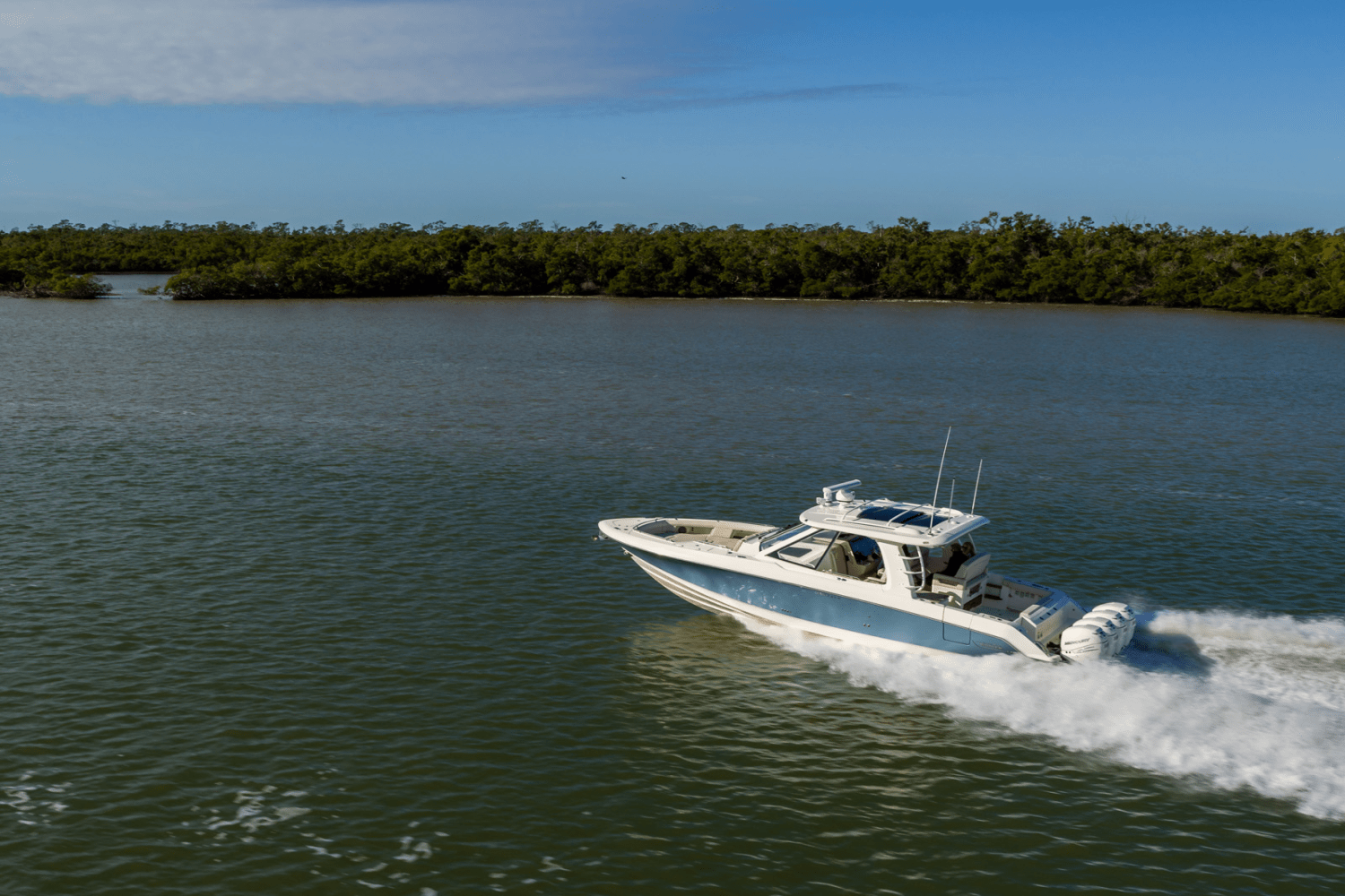 Slide: The Image of Boston Whaler 380 Realm 2026 - 4