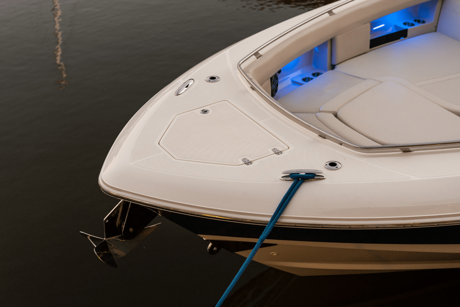 Slide: The Image of Boston Whaler 380 Realm 2026 - 43