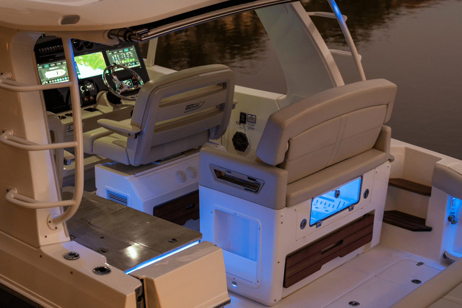 Slide: The Image of Boston Whaler 380 Realm 2026 - 59