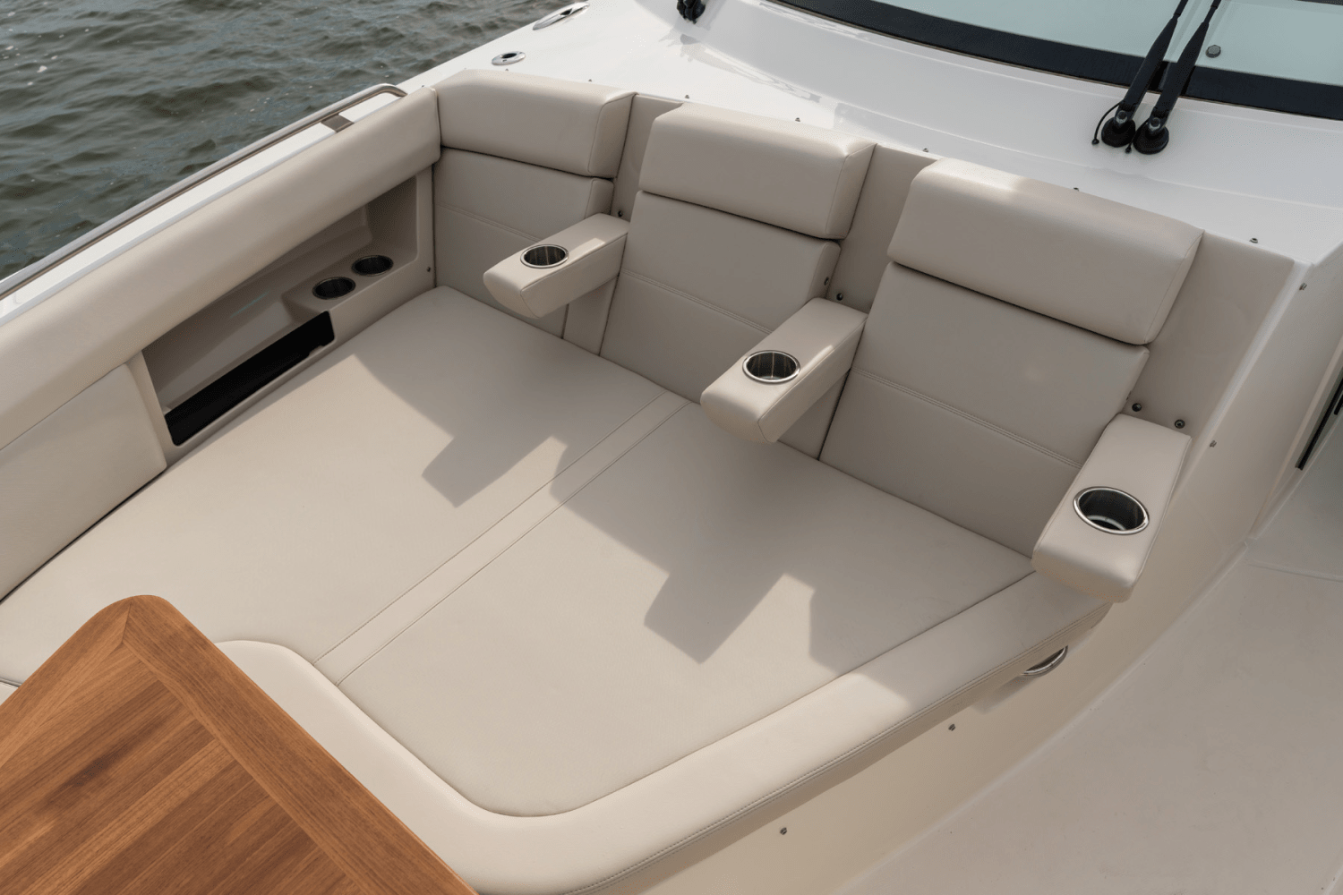 Slide: The Image of Boston Whaler 380 Realm 2026 - 73