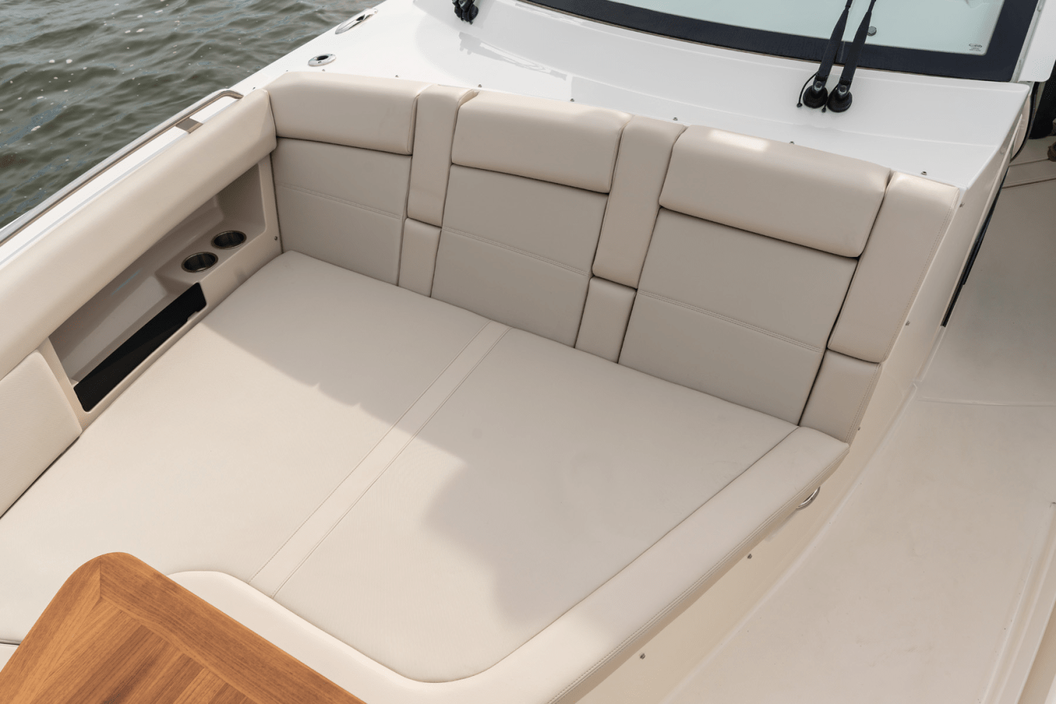 Slide: The Image of Boston Whaler 380 Realm 2026 - 75