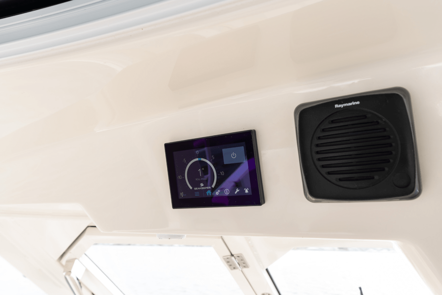 Slide: The Image of Boston Whaler 380 Realm 2026 - 85