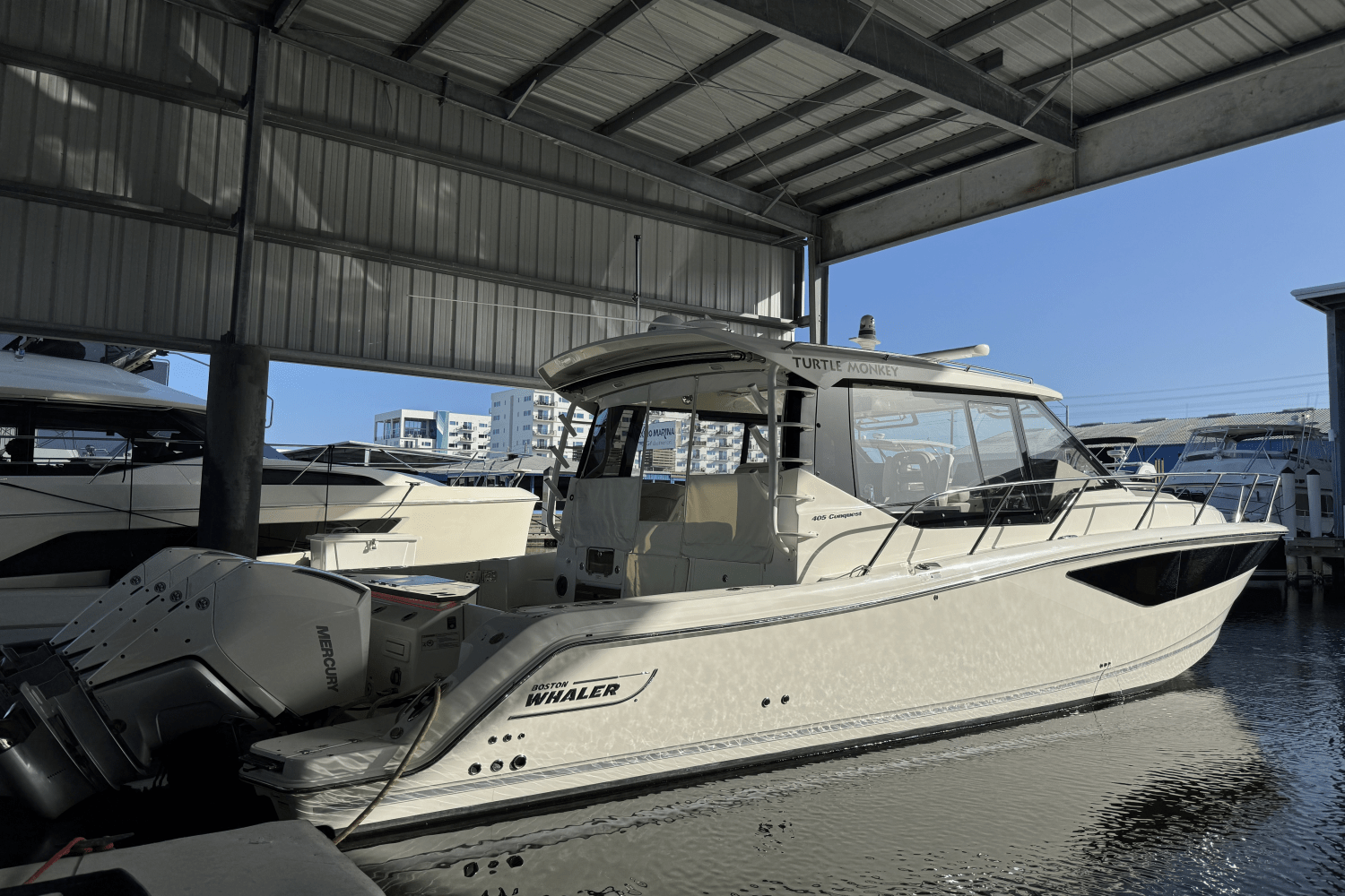 Slide: The Image of Boston Whaler 405 CONQUEST 2021 - 1