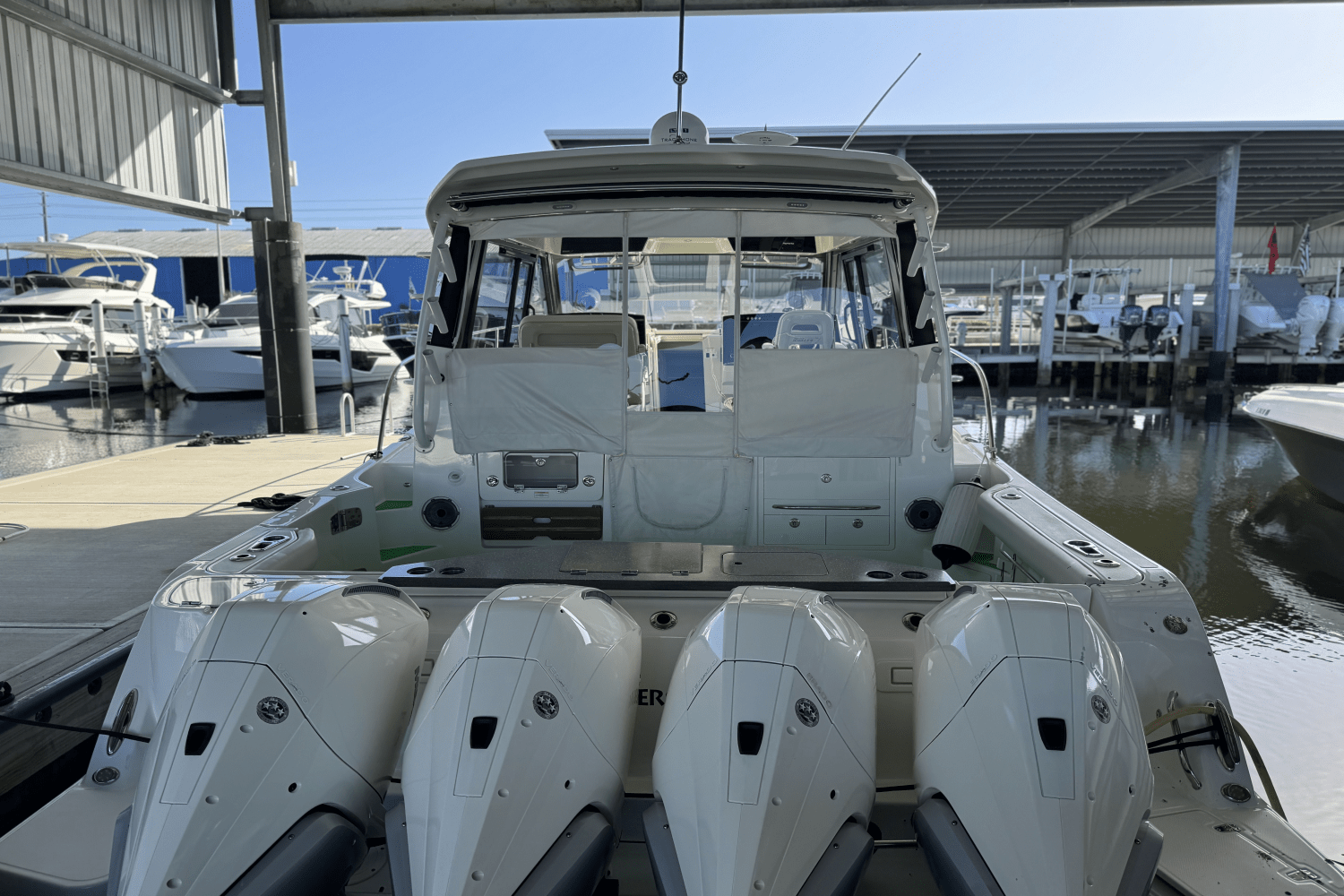 Slide: The Image of Boston Whaler 405 CONQUEST 2021 - 2