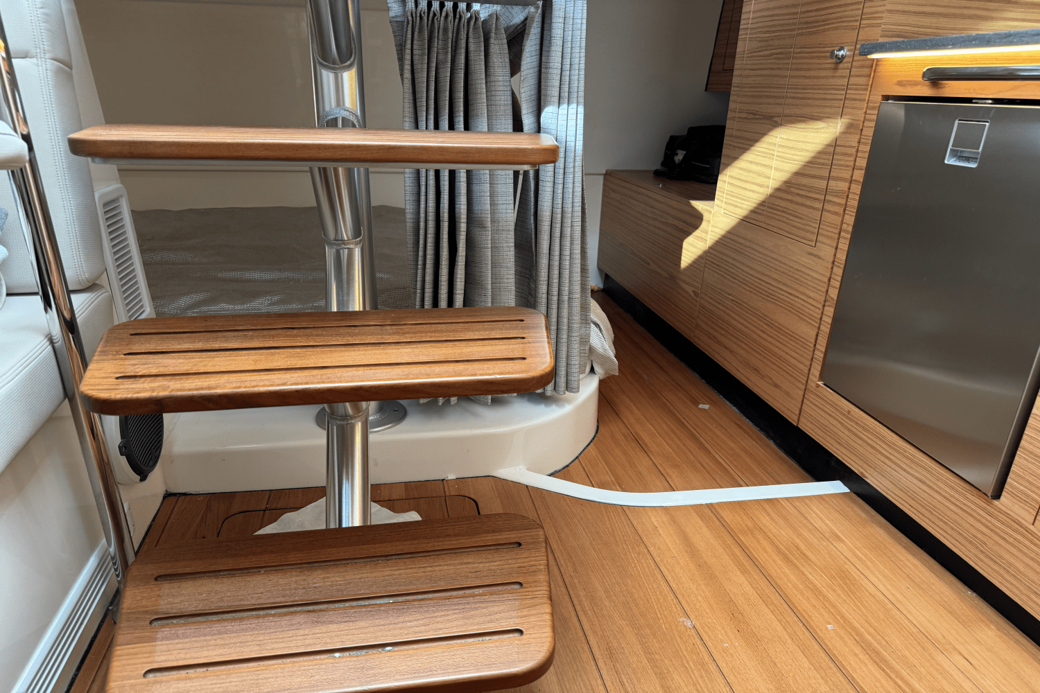 Slide: The Image of Boston Whaler 405 CONQUEST 2021 - 37