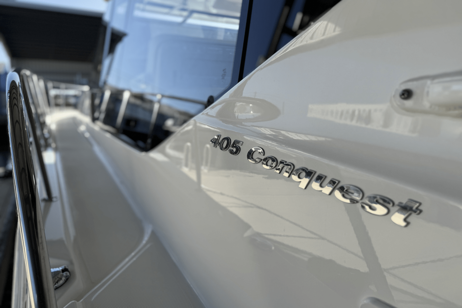 Slide: The Image of Boston Whaler 405 CONQUEST 2021 - 46