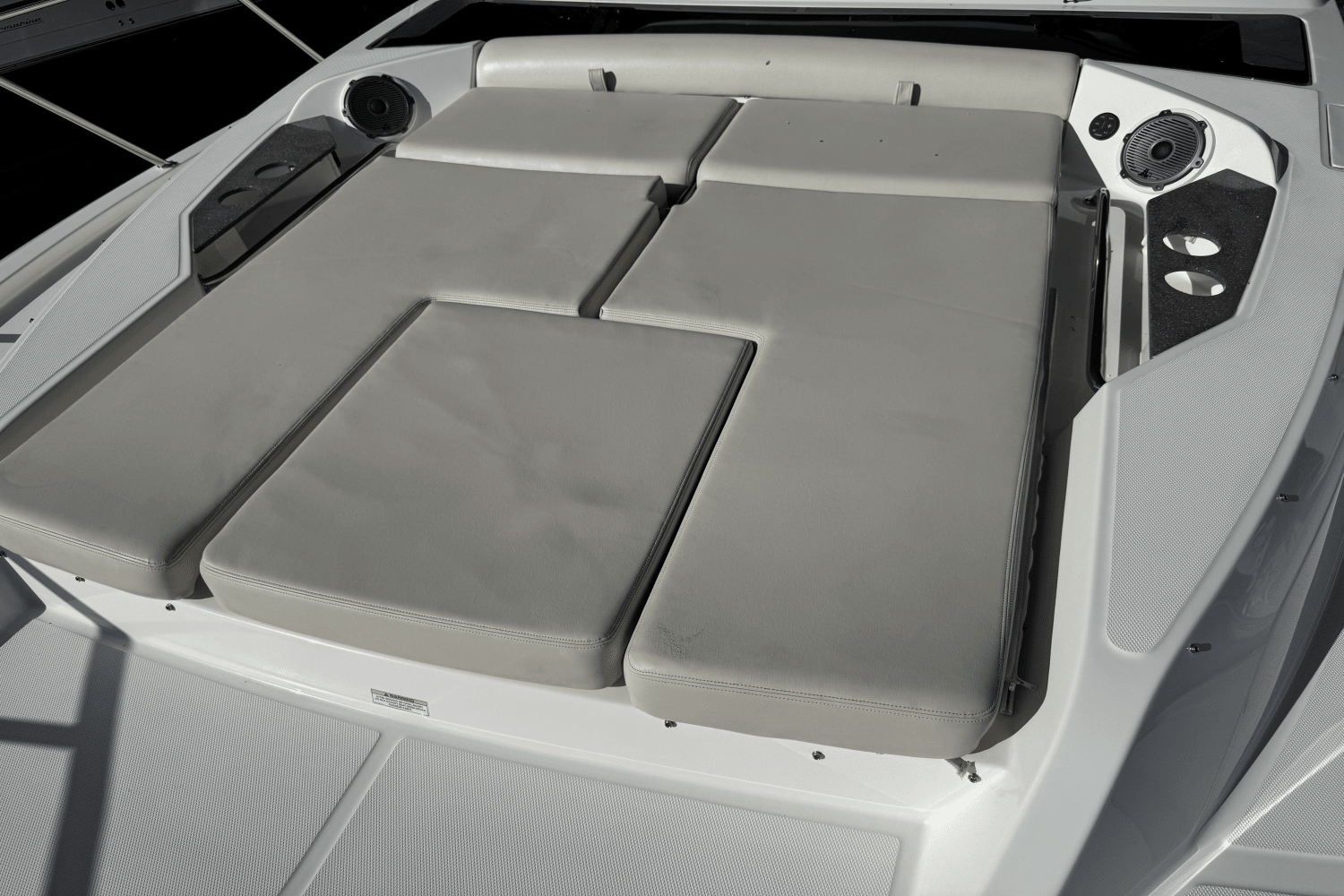 Slide: The Image of Boston Whaler 405 CONQUEST 2021 - 52